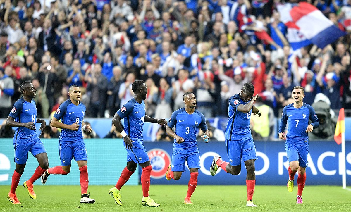 La France rejoint l'Allemagne en demi-finale