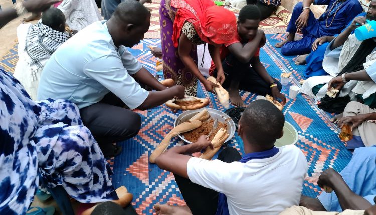 Week-end social au Fouta - Le leader de Haa Yeesso, Thierno Amadou Sy offre un Ndogou aux habitants de Nabadji Civol (20)
