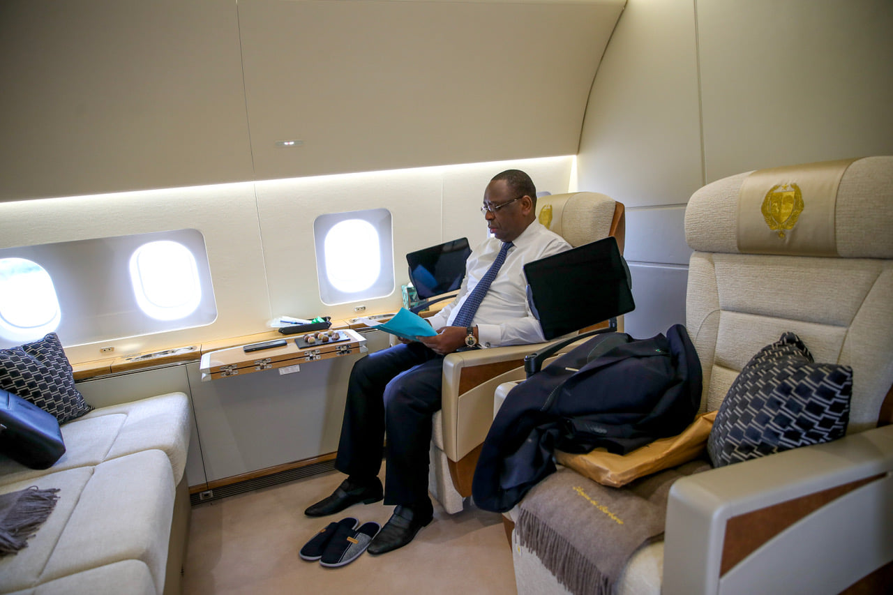 Macky Sall dans avion Présidentiel