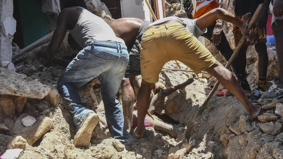 Plus de 300 morts dans un Séisme en Haïti