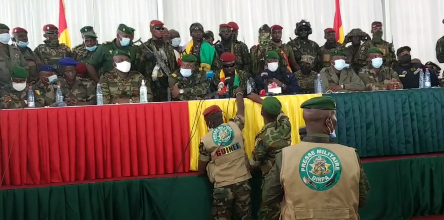 Les militaires annoncent l'ouverture des frontières et de l'espace aérien en Guinée