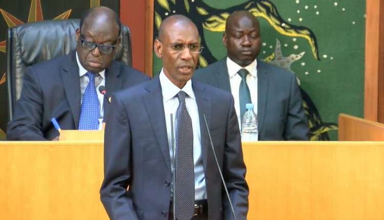 Le ministre des finances et du budget Abdoulaye Daouda Diallo tente de justifier l'endettement de l'Etat