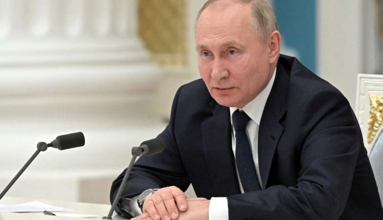 Guerre en Ukraine, Des sanctions annoncées contre Vladimir Poutine