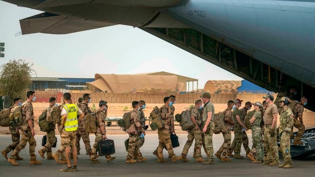 la France annonce son retrait militaire du Mali