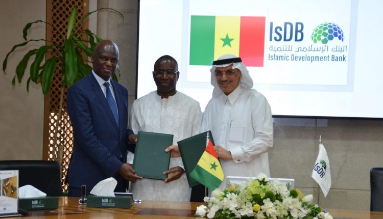 Signature de l'accord de financement pour la construction de l’autoroute Dakar-Tivaouane-Saint Louis