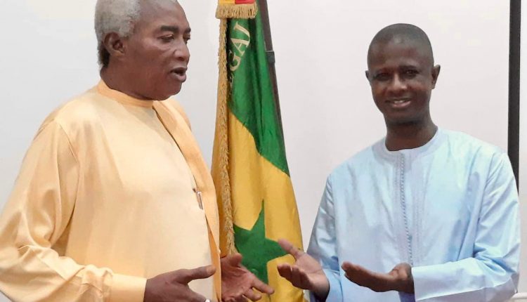 Visite de courtoisie de Serigne Abdou Karim Mbacké chez le ministre de l'Intérieur