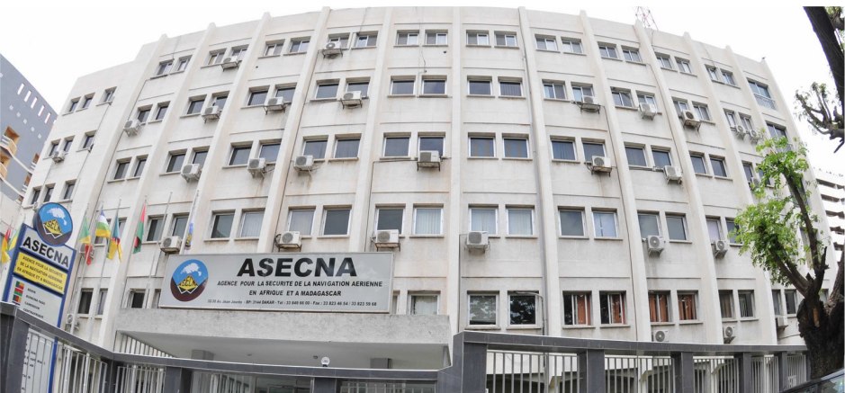 Macky Sall obtient la suspension de la grève des contrôleurs aériens de l'Asecna