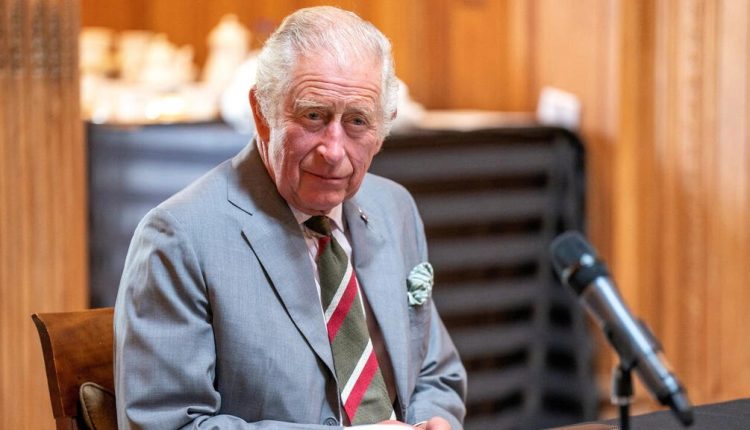 À 73 ans, le prince Charles accède au trône britannique