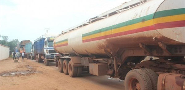 Des camions de nitrate d'ammonium à Ngoundiane
