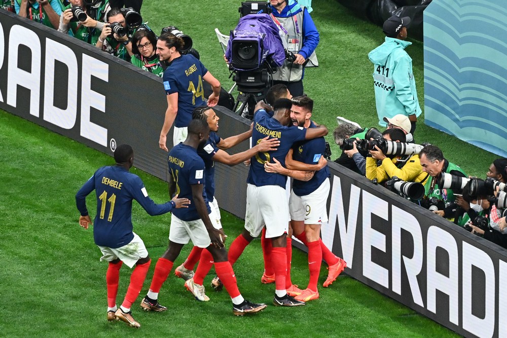 France 2-1 Angleterre, les bleus qualifiés pour les demi-finales, face au Maroc