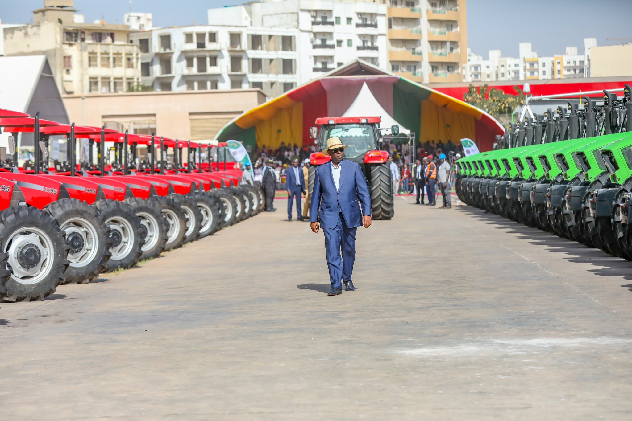 Cérémonie de remise de matériels agricoles - Macky Sall veut booster l'agriculture sénégalaise (3)