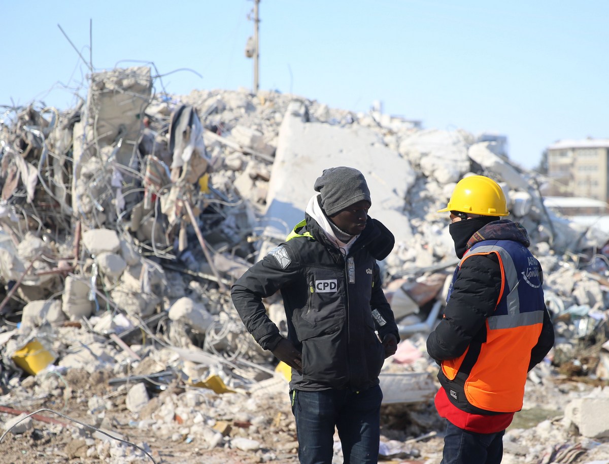 Mustafa, un Sénégalais au secours des victimes du tremblement de terre en Turquie