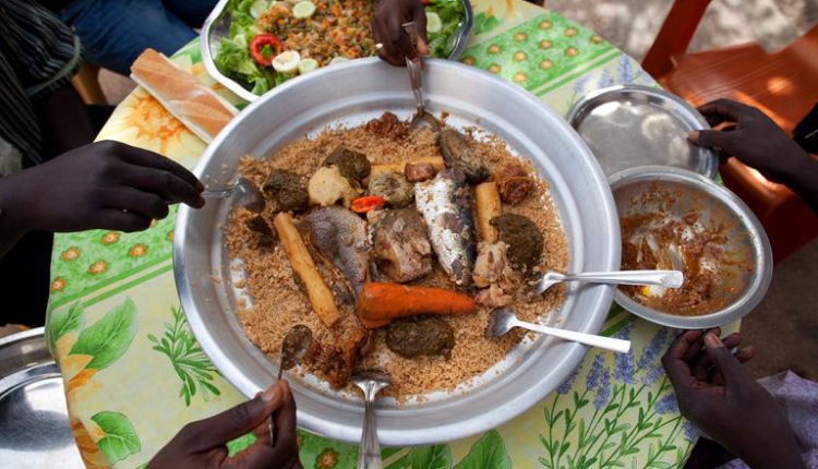 repas famille au Sénégal