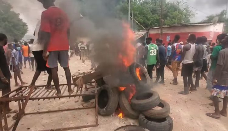 Deux morts dans les manifestations à Dakar et Ziguinchor