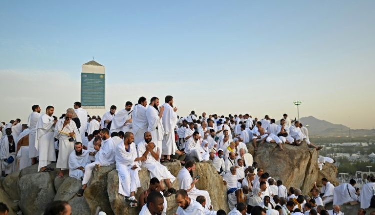 Pèlerinage 2023 : Les pèlerins se sont rendus dès l'aube au mont Arafat