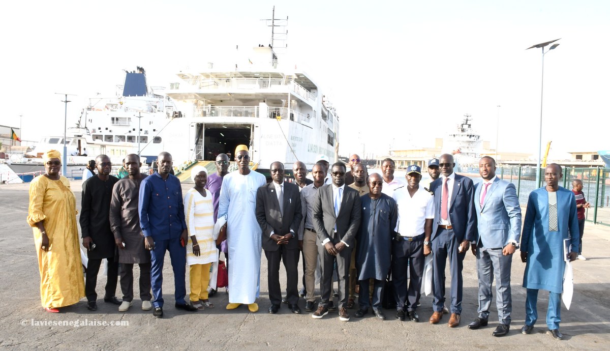 Photos famille - Visite de travail du CHEDS au Port autonome de Dakar