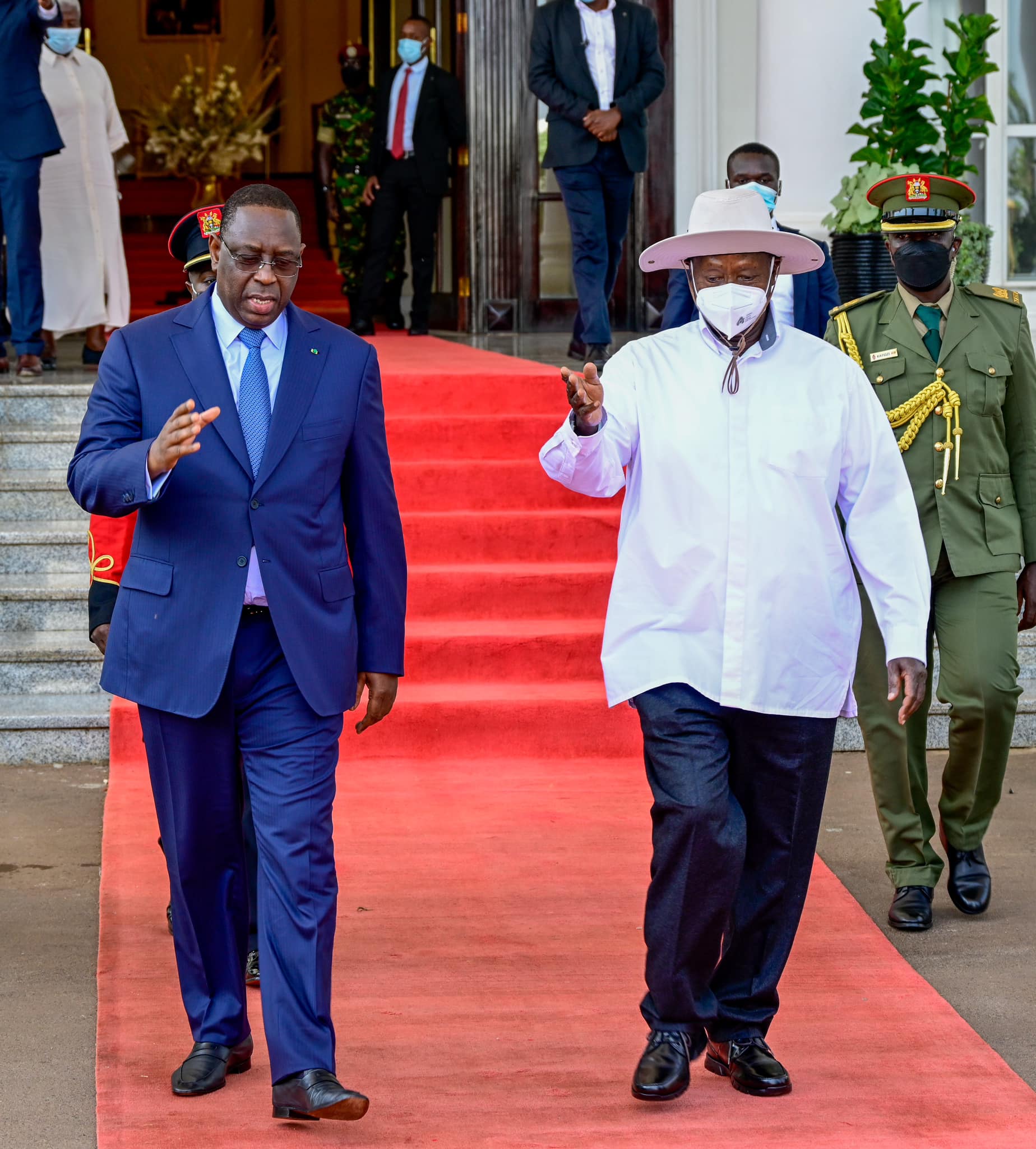 Macky Sall et Museveni président Ouganda