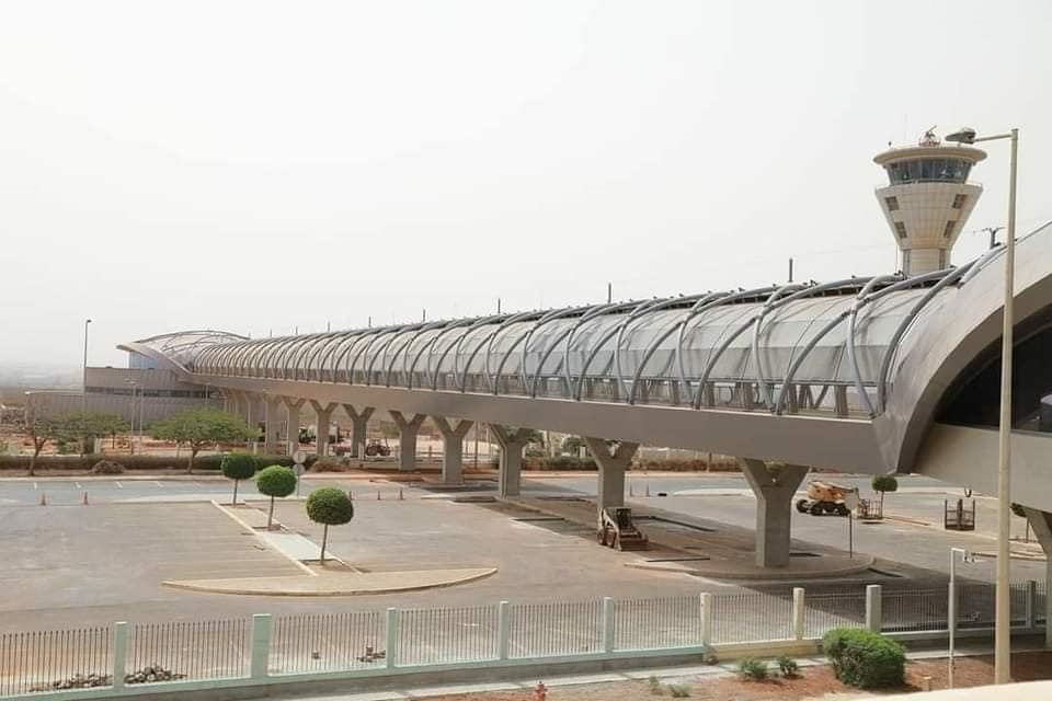 Macky Sall inaugure la nouvelle gare de TER de l'AIBD