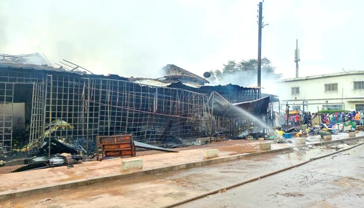 Un incendie ravage plusieurs magasins au marché central de Tambacounda