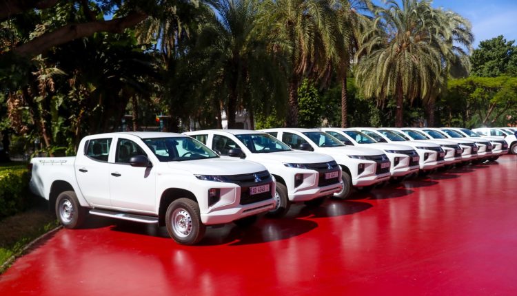 Macky Sall a remis un lot de 100 voitures au ministère du Commerce