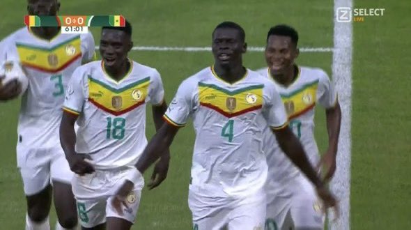 Le Sénégal mène 1 - 0 face à la Guinée