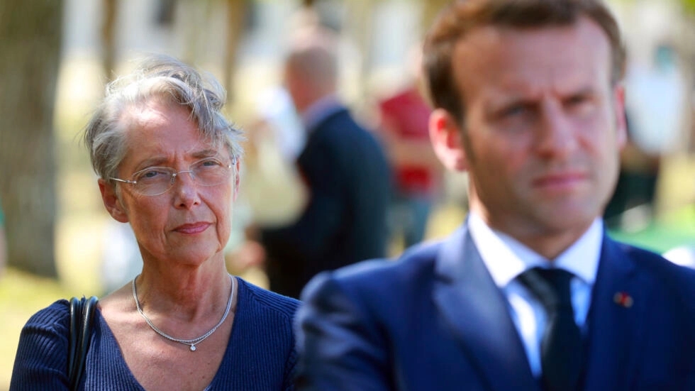 Remaniement en France, la Première ministre Élisabeth Borne a remis la démission de son gouvernement