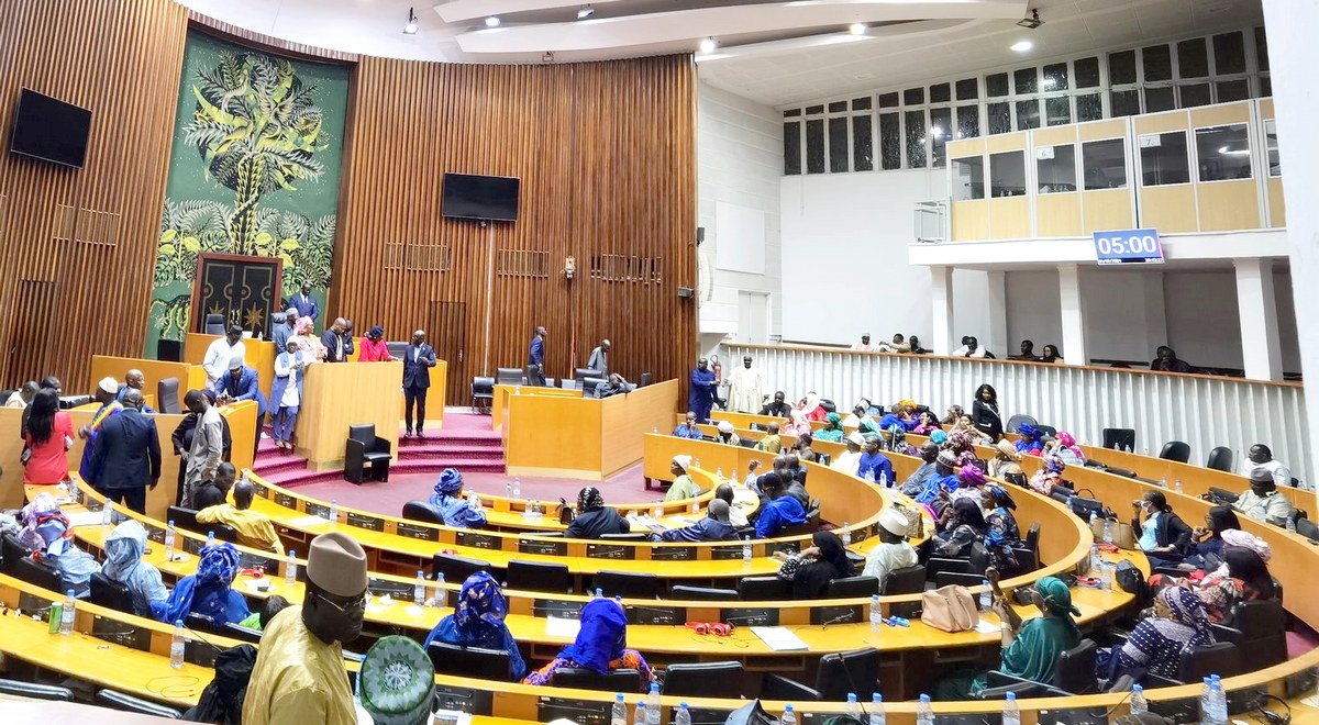 Assemblée nationale du Sénégal vote le report de l'élection Présidentielle (2)