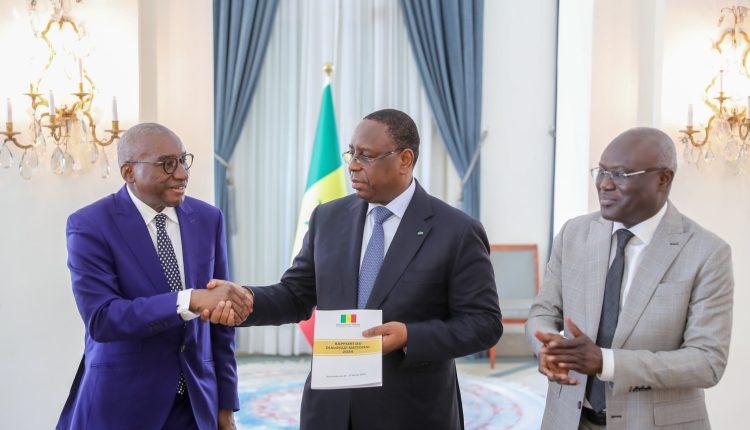 Macky Sall a reçu ce lundi le rapport du dialogue national (3)