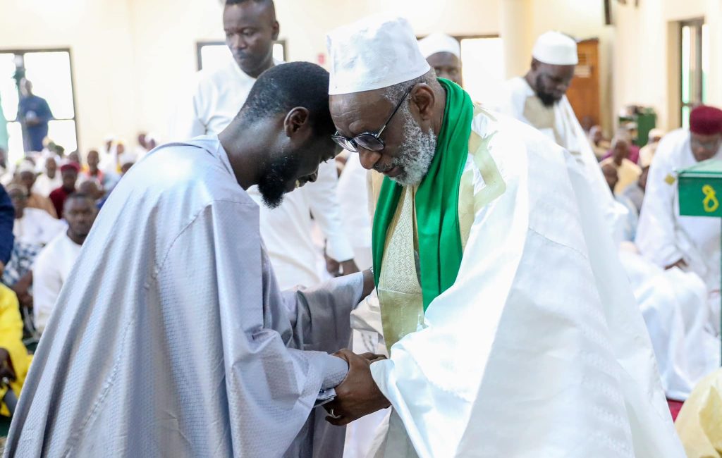 Le président Bassirou Diomaye Faye à la Mosquée Omarienne (2)