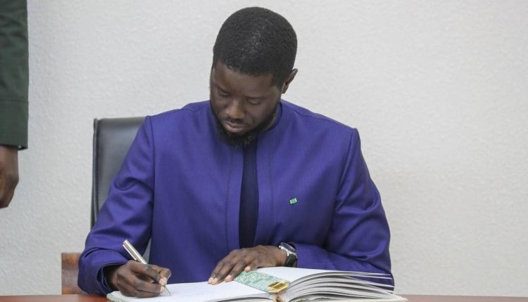 Président Bassirou Diomaye Faye Signature