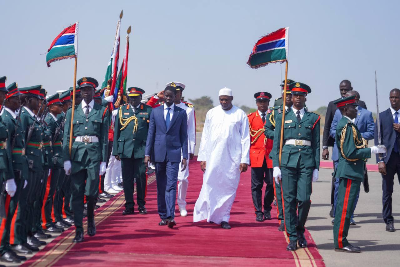 président Bassirou Diomaye Faye en Gambie avec président Adama Barrow
