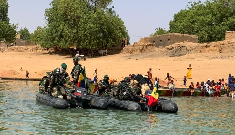 Une patrouille fluviale - Coopération sécuritaire Sénégal - Mauritanie (1)