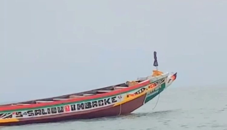 Une pirogue avec des corps en état de décomposition avancée découverte en mer par des pêcheurs